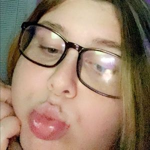 Meet your Posher, Makenzie